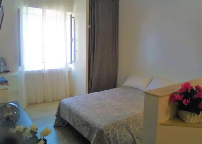 En El Casco Historico De Cruz